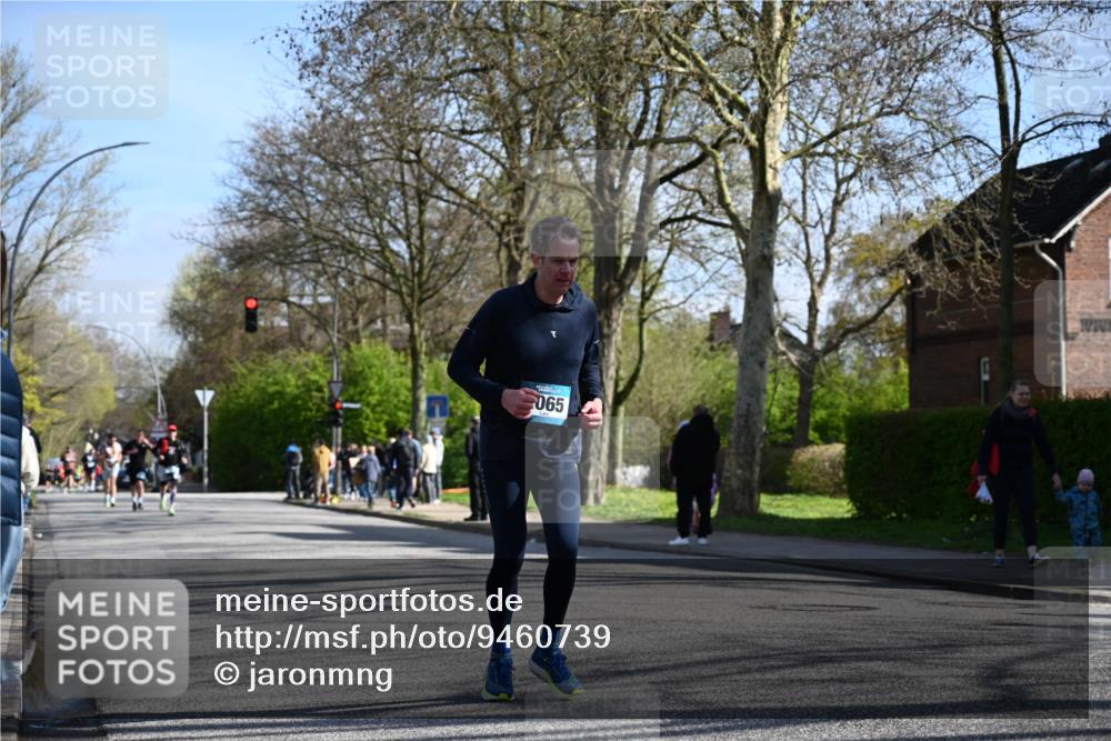 12.04.2026 - 45. Internationalen Wilhelmsburger Insellauf J. Mangold http://msf.ph/oto/9460739 12.04.2026 10:43:42 Ziel 4428, 3022, 4349, 2065, 3345, 2073, 4829, 4062, 5824, 3356, 5766, 5775 meine-sportfotos.de