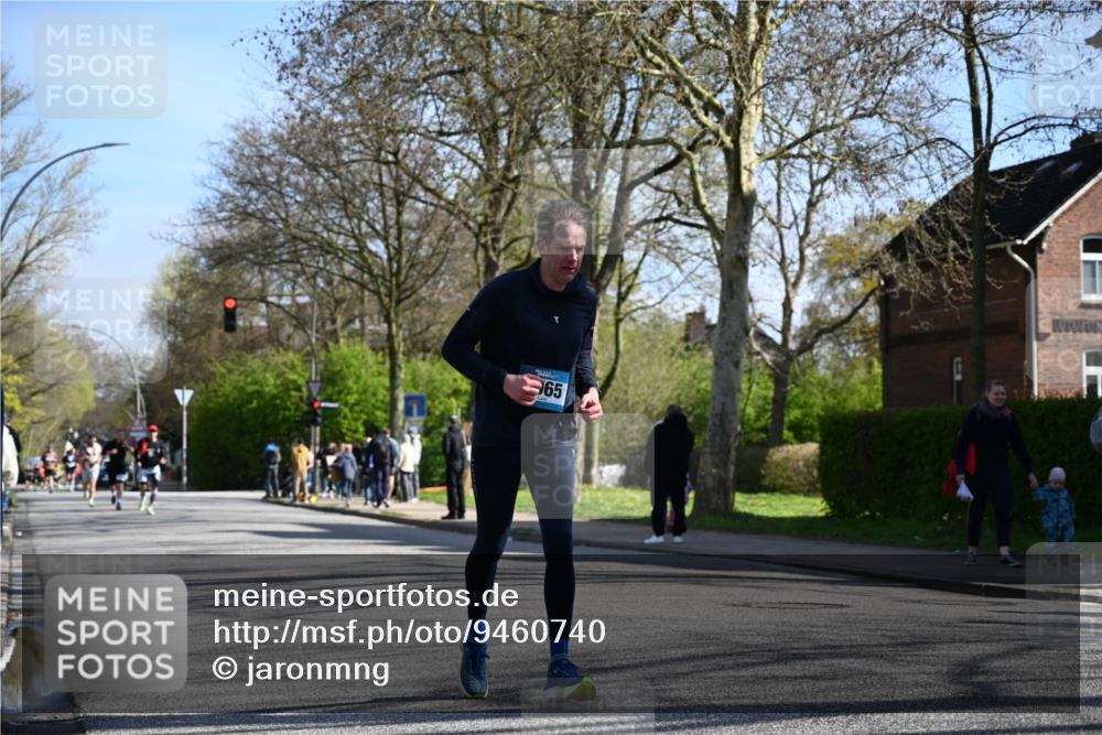 12.04.2026 - 45. Internationalen Wilhelmsburger Insellauf J. Mangold http://msf.ph/oto/9460740 12.04.2026 10:43:42 Ziel 4428, 3022, 4349, 2065, 3345, 2073, 4829, 4062, 5824, 3356, 5766, 5775 meine-sportfotos.de