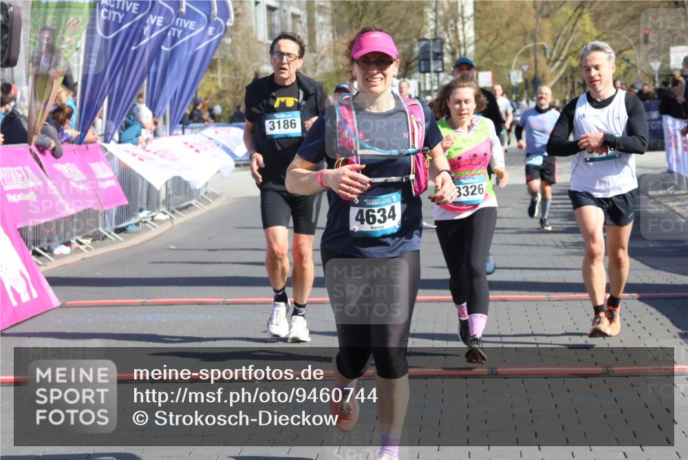 12.04.2026 - 45. Internationalen Wilhelmsburger Insellauf Strokosch-Dieckow http://msf.ph/oto/9460744 12.04.2026 10:50:37 Ziel 4634, 3186, 3326, 3556, 3228, 5041, 5033, 4435 meine-sportfotos.de