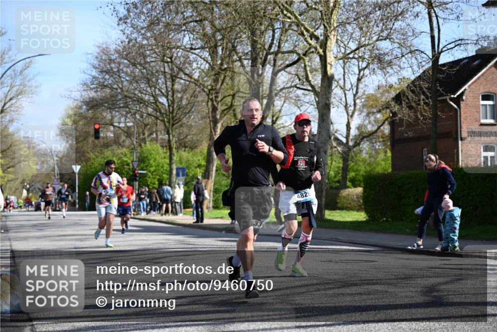 12.04.2026 - 45. Internationalen Wilhelmsburger Insellauf J. Mangold http://msf.ph/oto/9460750 12.04.2026 10:43:53 Ziel 2065, 3345, 2073, 4829, 4062, 5824, 3356, 5766, 5775, 3662, 2911, 4934, 2940 meine-sportfotos.de