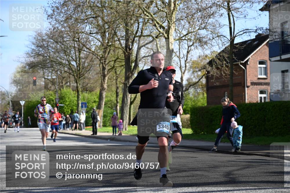 12.04.2026 - 45. Internationalen Wilhelmsburger Insellauf J. Mangold http://msf.ph/oto/9460757 12.04.2026 10:43:53 Ziel 2065, 3345, 2073, 4829, 4062, 5824, 3356, 5766, 5775, 3662, 2911, 4934, 2940 meine-sportfotos.de