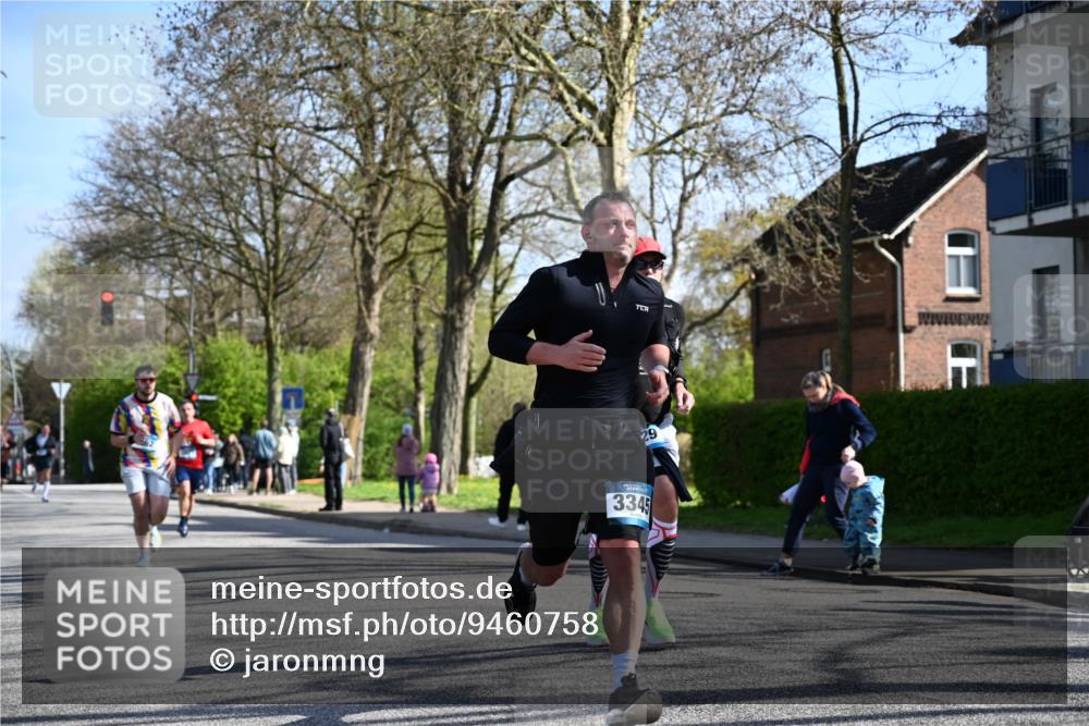 12.04.2026 - 45. Internationalen Wilhelmsburger Insellauf J. Mangold http://msf.ph/oto/9460758 12.04.2026 10:43:53 Ziel 2065, 3345, 2073, 4829, 4062, 5824, 3356, 5766, 5775, 3662, 2911, 4934, 2940 meine-sportfotos.de