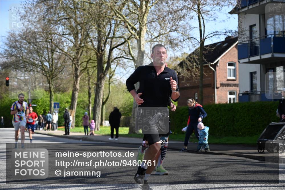 12.04.2026 - 45. Internationalen Wilhelmsburger Insellauf J. Mangold http://msf.ph/oto/9460761 12.04.2026 10:43:53 Ziel 2065, 3345, 2073, 4829, 4062, 5824, 3356, 5766, 5775, 3662, 2911, 4934, 2940 meine-sportfotos.de