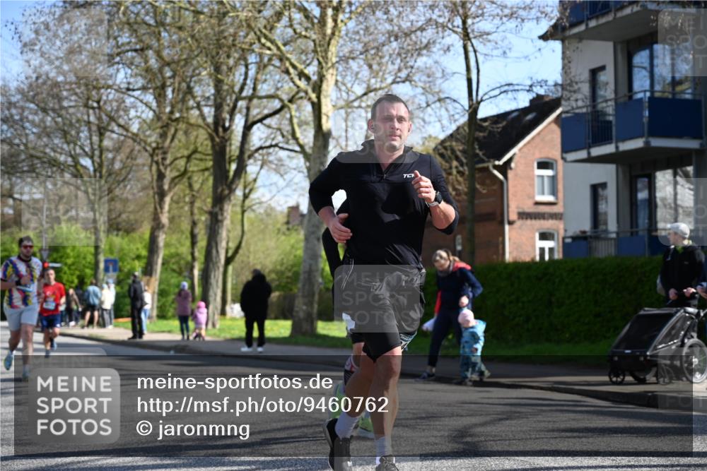 12.04.2026 - 45. Internationalen Wilhelmsburger Insellauf J. Mangold http://msf.ph/oto/9460762 12.04.2026 10:43:53 Ziel 2065, 3345, 2073, 4829, 4062, 5824, 3356, 5766, 5775, 3662, 2911, 4934, 2940 meine-sportfotos.de