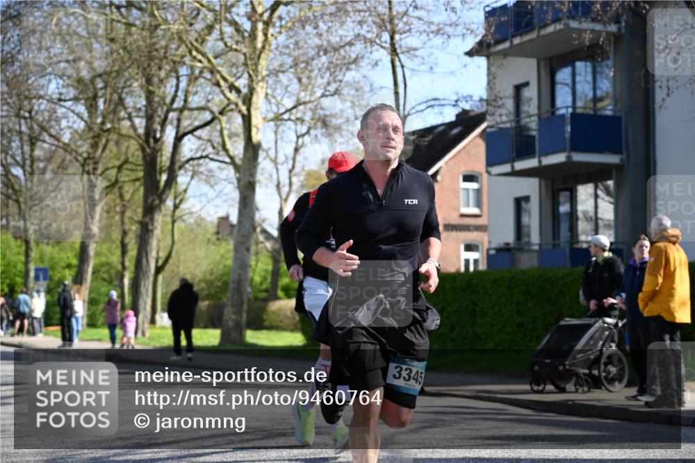 12.04.2026 - 45. Internationalen Wilhelmsburger Insellauf J. Mangold http://msf.ph/oto/9460764 12.04.2026 10:43:53 Ziel 2065, 3345, 2073, 4829, 4062, 5824, 3356, 5766, 5775, 3662, 2911, 4934, 2940 meine-sportfotos.de