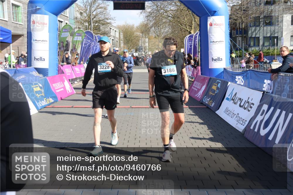 12.04.2026 - 45. Internationalen Wilhelmsburger Insellauf Strokosch-Dieckow http://msf.ph/oto/9460766 12.04.2026 10:50:41 Ziel 3186, 3326, 3556, 3228, 5041, 5033, 4435, 2720, 3234, 3855 meine-sportfotos.de