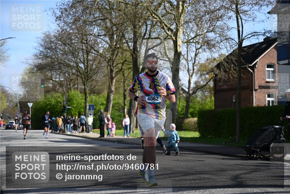 12.04.2026 - 45. Internationalen Wilhelmsburger Insellauf J. Mangold http://msf.ph/oto/9460781 12.04.2026 10:43:56 Ziel 2065, 3345, 2073, 4829, 4062, 5824, 3356, 5766, 5775, 3662, 2911, 4934, 2940, 4815, 4758, 5009, 4906 meine-sportfotos.de