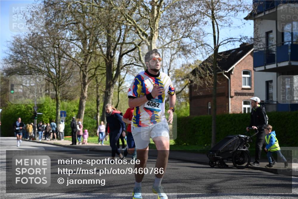 12.04.2026 - 45. Internationalen Wilhelmsburger Insellauf J. Mangold http://msf.ph/oto/9460786 12.04.2026 10:43:57 Ziel 2065, 3345, 2073, 4829, 4062, 5824, 3356, 5766, 5775, 3662, 2911, 4934, 2940, 4815, 4758, 5009, 4906 meine-sportfotos.de