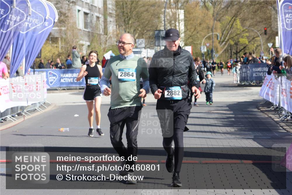 12.04.2026 - 45. Internationalen Wilhelmsburger Insellauf Strokosch-Dieckow http://msf.ph/oto/9460801 12.04.2026 11:08:26 Ziel 2882, 2864, 3671 meine-sportfotos.de