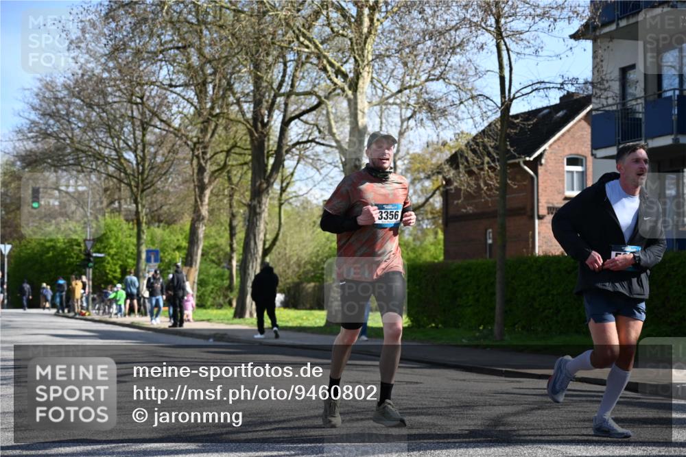 12.04.2026 - 45. Internationalen Wilhelmsburger Insellauf J. Mangold http://msf.ph/oto/9460802 12.04.2026 10:44:05 Ziel 4829, 4062, 5824, 3356, 5766, 5775, 3662, 2911, 4934, 2940, 4815, 4758, 5009, 4906, 5805, 2920 meine-sportfotos.de