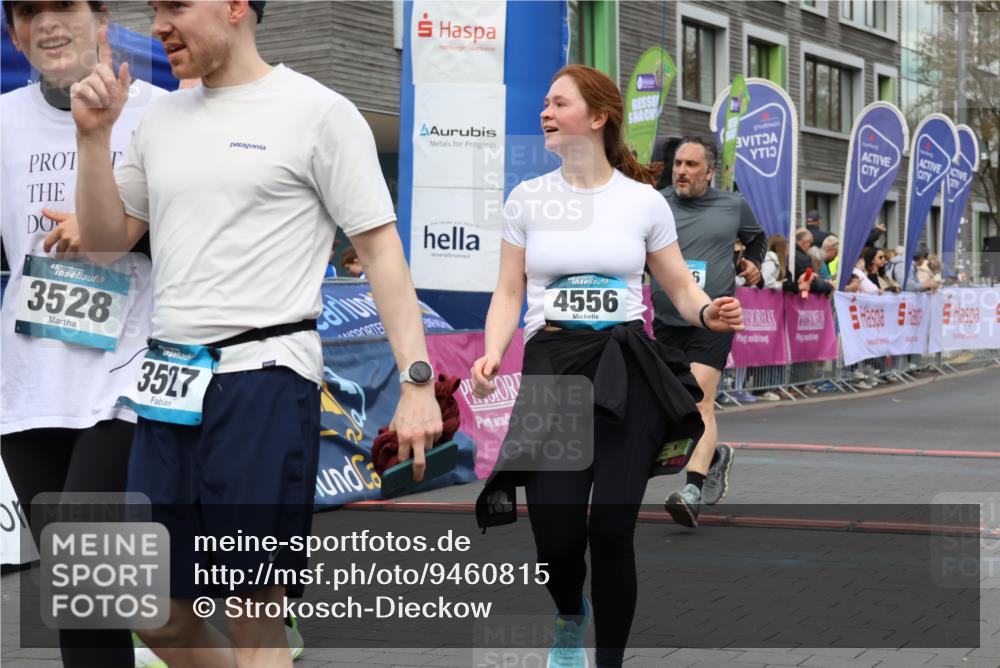 12.04.2026 - 45. Internationalen Wilhelmsburger Insellauf Strokosch-Dieckow http://msf.ph/oto/9460815 12.04.2026 13:19:05 Ziel 4556, 4626, 2019, 3940, 3482 meine-sportfotos.de