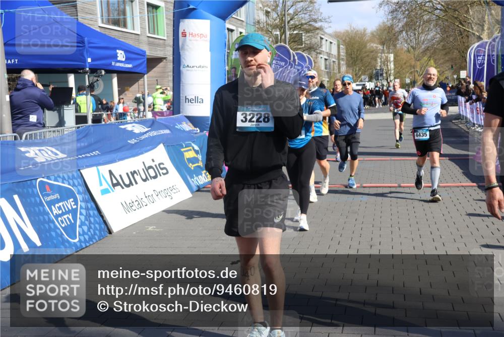12.04.2026 - 45. Internationalen Wilhelmsburger Insellauf Strokosch-Dieckow http://msf.ph/oto/9460819 12.04.2026 10:50:42 Ziel 3228, 5041, 5033, 4435, 2720, 3234, 3855 meine-sportfotos.de