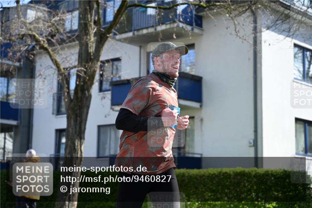 12.04.2026 - 45. Internationalen Wilhelmsburger Insellauf J. Mangold http://msf.ph/oto/9460827 12.04.2026 10:44:06 Ziel 4829, 4062, 5824, 3356, 5766, 5775, 3662, 2911, 4934, 2940, 4815, 4758, 5009, 4815, 4758, 5009, 4906, 5805, 2920 meine-sportfotos.de