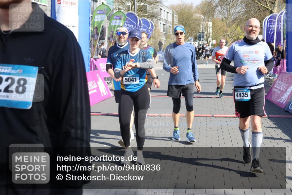 12.04.2026 - 45. Internationalen Wilhelmsburger Insellauf Strokosch-Dieckow http://msf.ph/oto/9460836 12.04.2026 10:50:44 Ziel 5033, 4435, 2720, 3234, 3855 meine-sportfotos.de