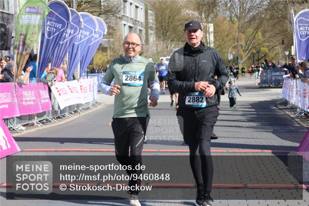 12.04.2026 - 45. Internationalen Wilhelmsburger Insellauf Strokosch-Dieckow http://msf.ph/oto/9460848 12.04.2026 11:08:28 Ziel 2882, 2864, 3671 meine-sportfotos.de