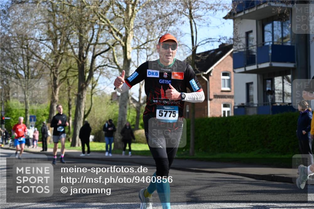 12.04.2026 - 45. Internationalen Wilhelmsburger Insellauf J. Mangold http://msf.ph/oto/9460856 12.04.2026 10:44:18 Ziel 5766, 5775, 3662, 2911, 4934, 2940, 4815, 4758, 5009, 4815, 4758, 5009, 4906, 5805, 2920, 3173, 2190, 4914, 5341, 5435, 5563, 2075 meine-sportfotos.de