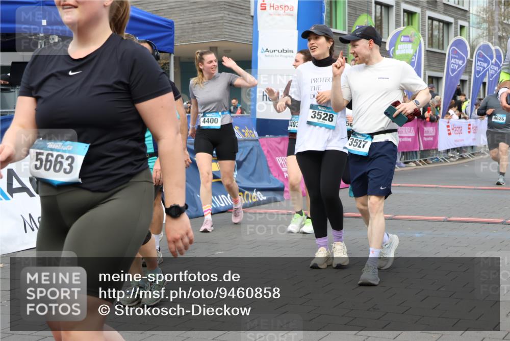 12.04.2026 - 45. Internationalen Wilhelmsburger Insellauf Strokosch-Dieckow http://msf.ph/oto/9460858 12.04.2026 13:19:03 Ziel 4727, 5541, 4153, 3528, 3527, 4400, 4403, 4556, 4626, 2019, 3940, 3482 meine-sportfotos.de