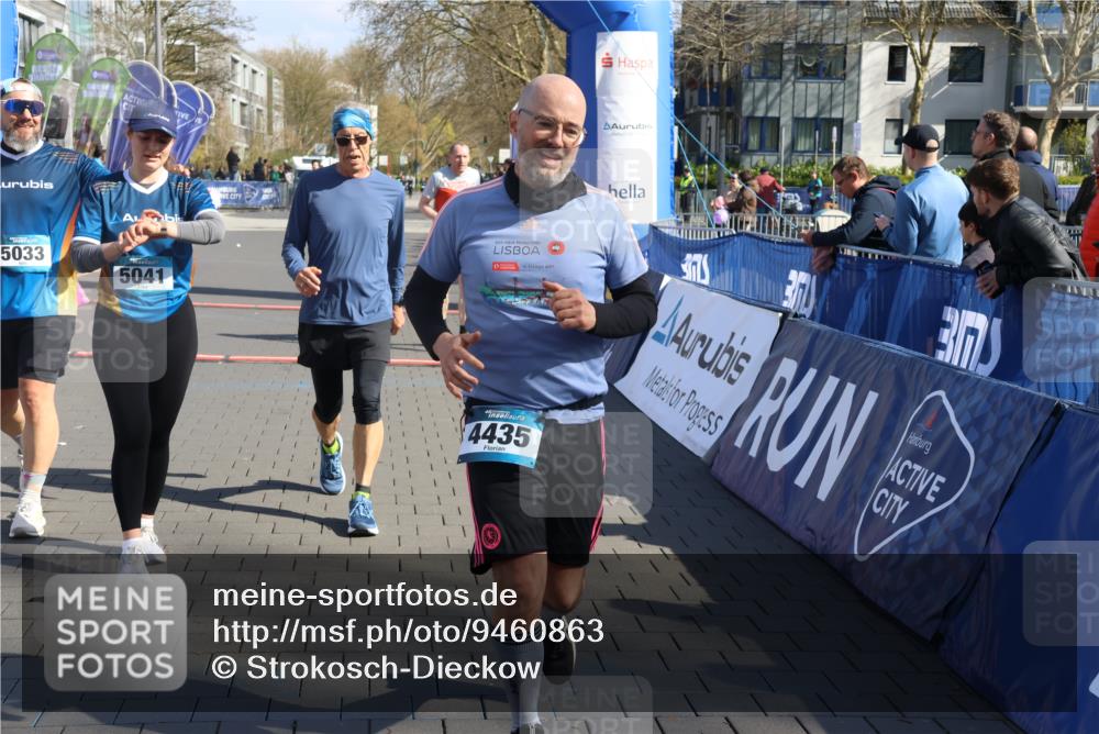12.04.2026 - 45. Internationalen Wilhelmsburger Insellauf Strokosch-Dieckow http://msf.ph/oto/9460863 12.04.2026 10:50:45 Ziel 4435, 2720, 3234, 3855 meine-sportfotos.de