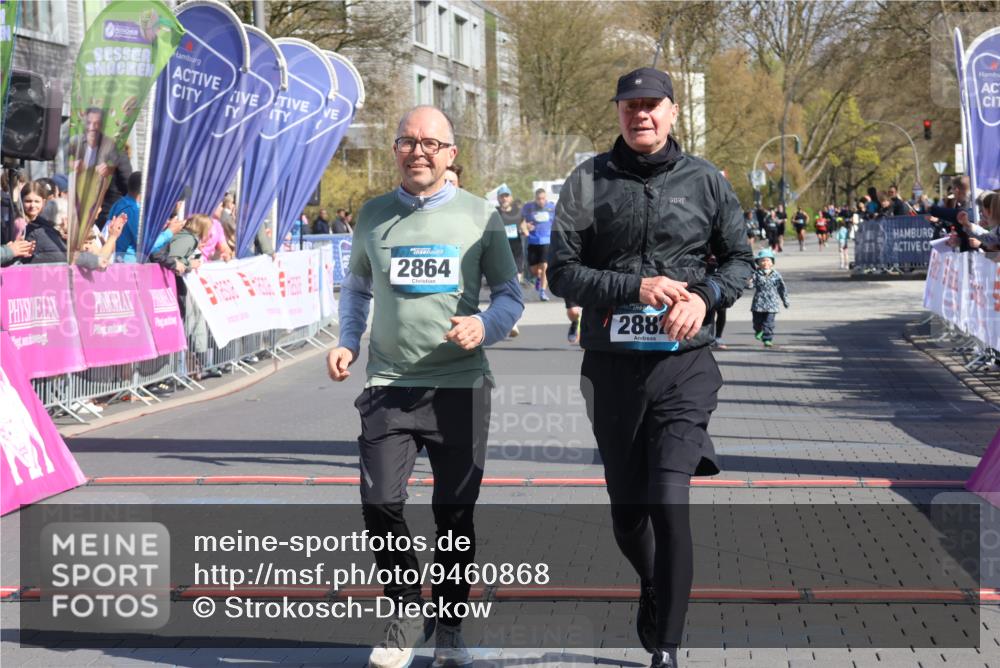 12.04.2026 - 45. Internationalen Wilhelmsburger Insellauf Strokosch-Dieckow http://msf.ph/oto/9460868 12.04.2026 11:08:28 Ziel 2882, 2864, 3671 meine-sportfotos.de