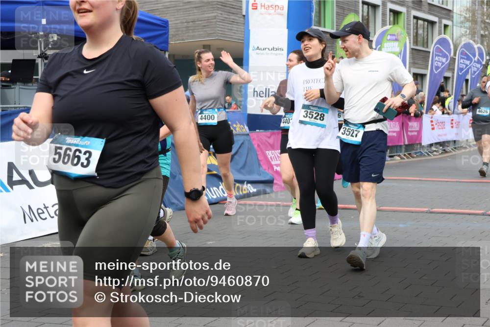 12.04.2026 - 45. Internationalen Wilhelmsburger Insellauf Strokosch-Dieckow http://msf.ph/oto/9460870 12.04.2026 13:19:03 Ziel 4727, 5541, 4153, 3528, 3527, 4400, 4403, 4556, 4626, 2019, 3940, 3482 meine-sportfotos.de