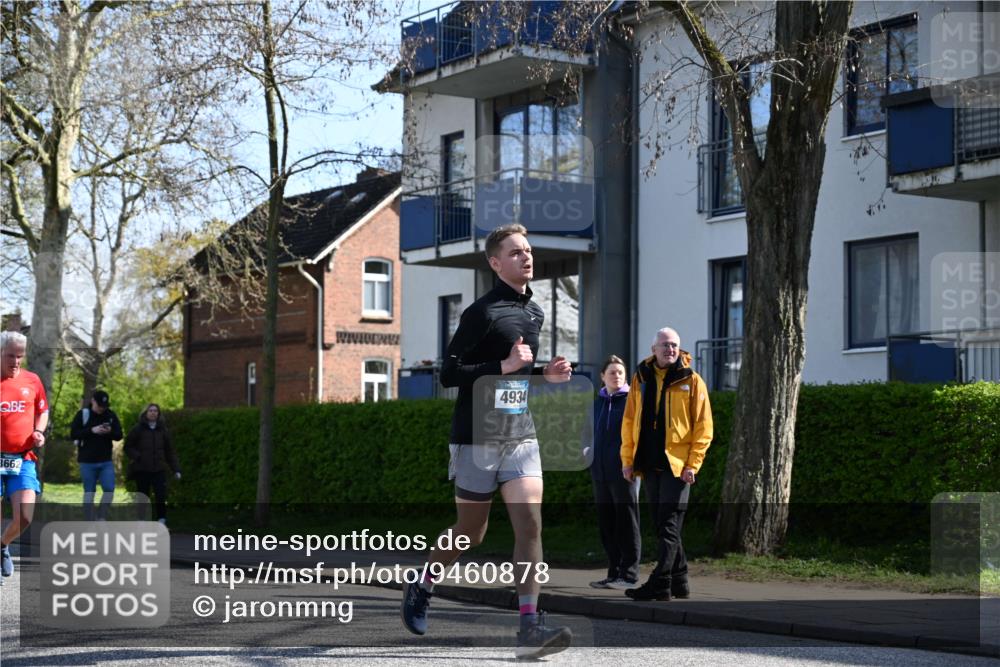12.04.2026 - 45. Internationalen Wilhelmsburger Insellauf J. Mangold http://msf.ph/oto/9460878 12.04.2026 10:44:22 Ziel 5766, 5775, 3662, 2911, 4934, 2940, 4815, 4758, 5009, 4906, 5805, 2920, 3173, 2190, 3173, 2190, 4914, 5341, 5435, 5563, 2075, 2810, 3408, 4739, 3416 meine-sportfotos.de