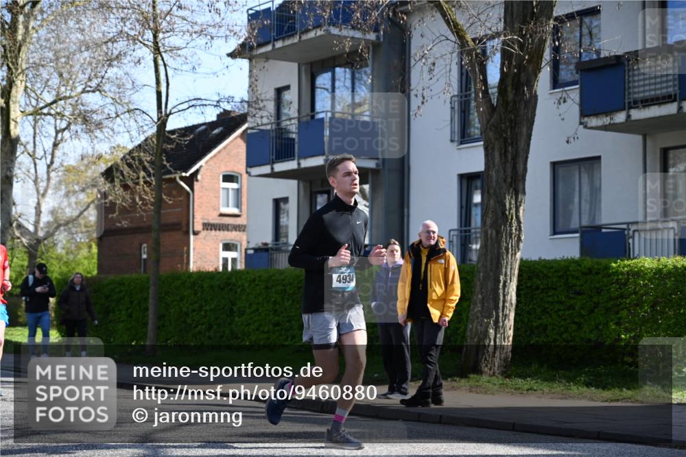 12.04.2026 - 45. Internationalen Wilhelmsburger Insellauf J. Mangold http://msf.ph/oto/9460880 12.04.2026 10:44:22 Ziel 5766, 5775, 3662, 2911, 4934, 2940, 4815, 4758, 5009, 4906, 5805, 2920, 3173, 2190, 3173, 2190, 4914, 5341, 5435, 5563, 2075, 2810, 3408, 4739, 3416 meine-sportfotos.de