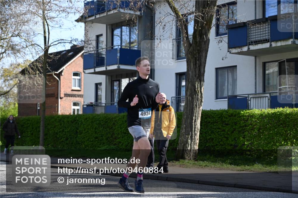 12.04.2026 - 45. Internationalen Wilhelmsburger Insellauf J. Mangold http://msf.ph/oto/9460884 12.04.2026 10:44:22 Ziel 5766, 5775, 3662, 2911, 4934, 2940, 4815, 4758, 5009, 4906, 5805, 2920, 3173, 2190, 3173, 2190, 4914, 5341, 5435, 5563, 2075, 2810, 3408, 4739, 3416 meine-sportfotos.de