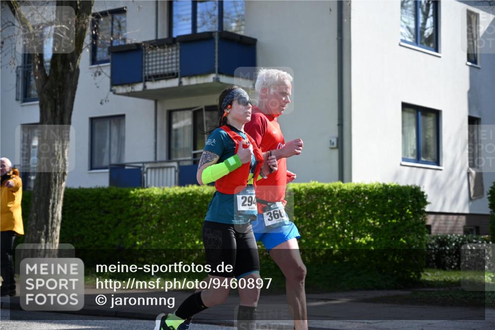 12.04.2026 - 45. Internationalen Wilhelmsburger Insellauf J. Mangold http://msf.ph/oto/9460897 12.04.2026 10:44:25 Ziel 3662, 2911, 4934, 2940, 4815, 4758, 5009, 4906, 5805, 2920, 3173, 2190, 4914, 5341, 5341, 5435, 5563, 2075, 2810, 3408, 4739, 3416 meine-sportfotos.de