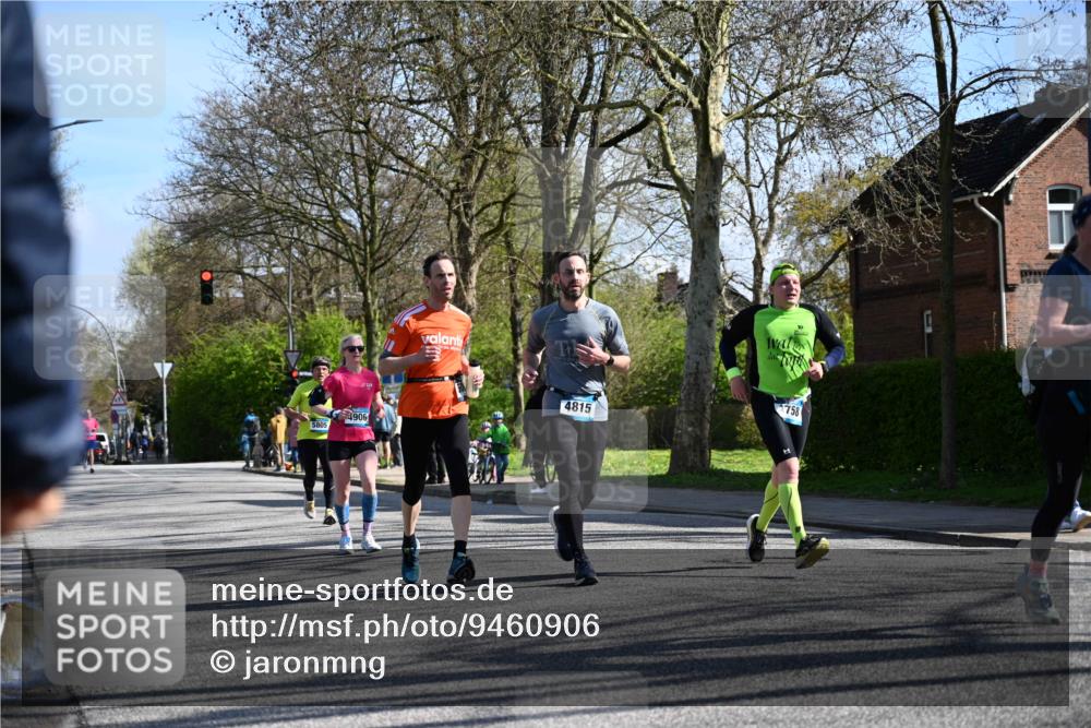 12.04.2026 - 45. Internationalen Wilhelmsburger Insellauf J. Mangold http://msf.ph/oto/9460906 12.04.2026 10:44:28 Ziel 3662, 2911, 4934, 2940, 4815, 4758, 5009, 4906, 5805, 2920, 3173, 2190, 4914, 5341, 5435, 5563, 2075, 5563, 2075, 2810, 3408, 4739, 3416, 2899, 4785 meine-sportfotos.de