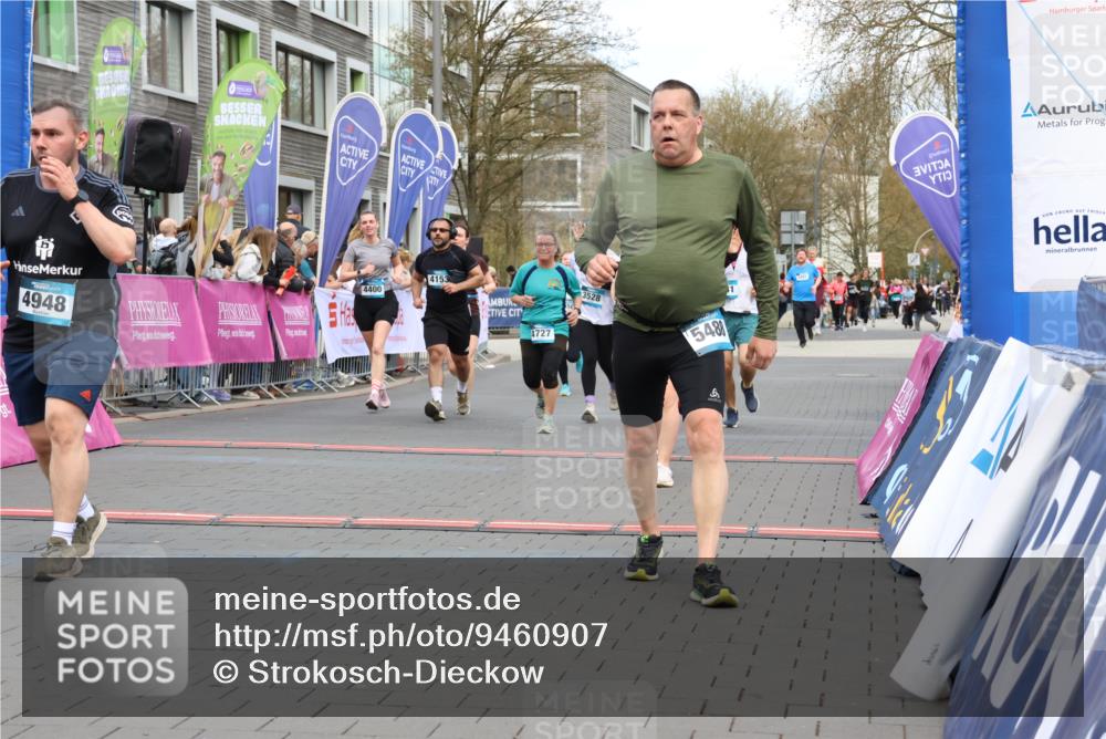12.04.2026 - 45. Internationalen Wilhelmsburger Insellauf Strokosch-Dieckow http://msf.ph/oto/9460907 12.04.2026 13:18:58 Ziel 3828, 4948, 5488, 5663, 4727, 5541, 4153, 3528, 3527, 4400, 4403, 4556 meine-sportfotos.de