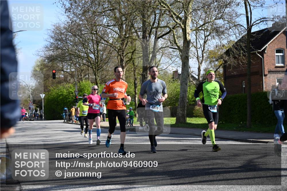 12.04.2026 - 45. Internationalen Wilhelmsburger Insellauf J. Mangold http://msf.ph/oto/9460909 12.04.2026 10:44:28 Ziel 3662, 2911, 4934, 2940, 4815, 4758, 5009, 4906, 5805, 2920, 3173, 2190, 4914, 5341, 5435, 5563, 2075, 5563, 2075, 2810, 3408, 4739, 3416, 2899, 4785 meine-sportfotos.de