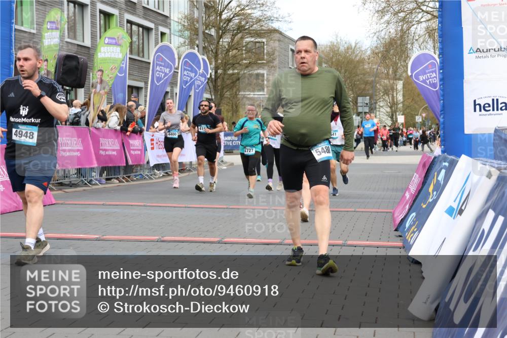 12.04.2026 - 45. Internationalen Wilhelmsburger Insellauf Strokosch-Dieckow http://msf.ph/oto/9460918 12.04.2026 13:18:58 Ziel 3828, 4948, 5488, 5663, 4727, 5541, 4153, 3528, 3527, 4400, 4403, 4556 meine-sportfotos.de