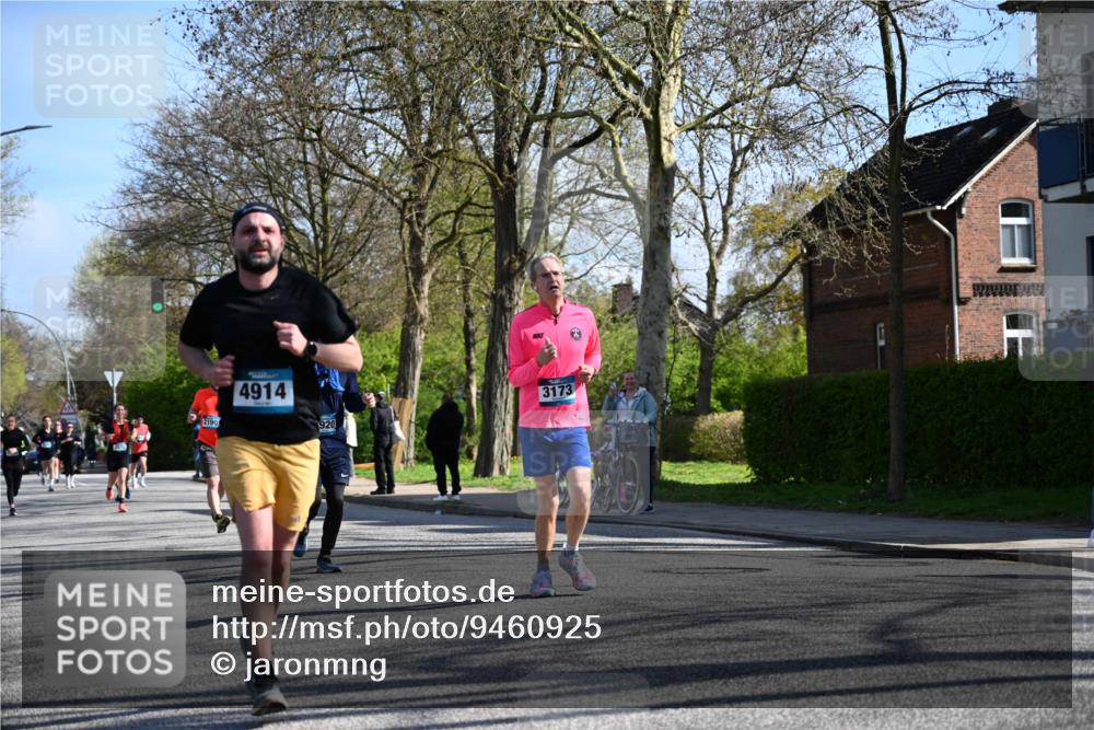 12.04.2026 - 45. Internationalen Wilhelmsburger Insellauf J. Mangold http://msf.ph/oto/9460925 12.04.2026 10:44:44 Ziel 4906, 5805, 2920, 3173, 2190, 4914, 5341, 5435, 5563, 2075, 2810, 3408, 4739, 4739, 3416, 2899, 4785, 3566, 5037, 5046, 5037, 5046, 3747, 3054, 2376, 2300, 3334, 4958, 3500 meine-sportfotos.de