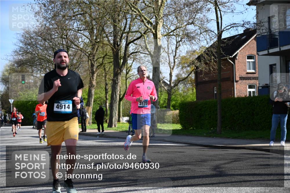 12.04.2026 - 45. Internationalen Wilhelmsburger Insellauf J. Mangold http://msf.ph/oto/9460930 12.04.2026 10:44:44 Ziel 4906, 5805, 2920, 3173, 2190, 4914, 5341, 5435, 5563, 2075, 2810, 3408, 4739, 4739, 3416, 2899, 4785, 3566, 5037, 5046, 5037, 5046, 3747, 3054, 2376, 2300, 3334, 4958, 3500 meine-sportfotos.de