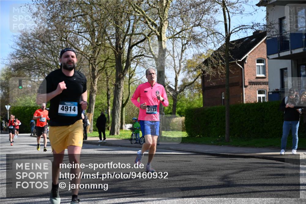 12.04.2026 - 45. Internationalen Wilhelmsburger Insellauf J. Mangold http://msf.ph/oto/9460932 12.04.2026 10:44:44 Ziel 4906, 5805, 2920, 3173, 2190, 4914, 5341, 5435, 5563, 2075, 2810, 3408, 4739, 4739, 3416, 2899, 4785, 3566, 5037, 5046, 5037, 5046, 3747, 3054, 2376, 2300, 3334, 4958, 3500 meine-sportfotos.de