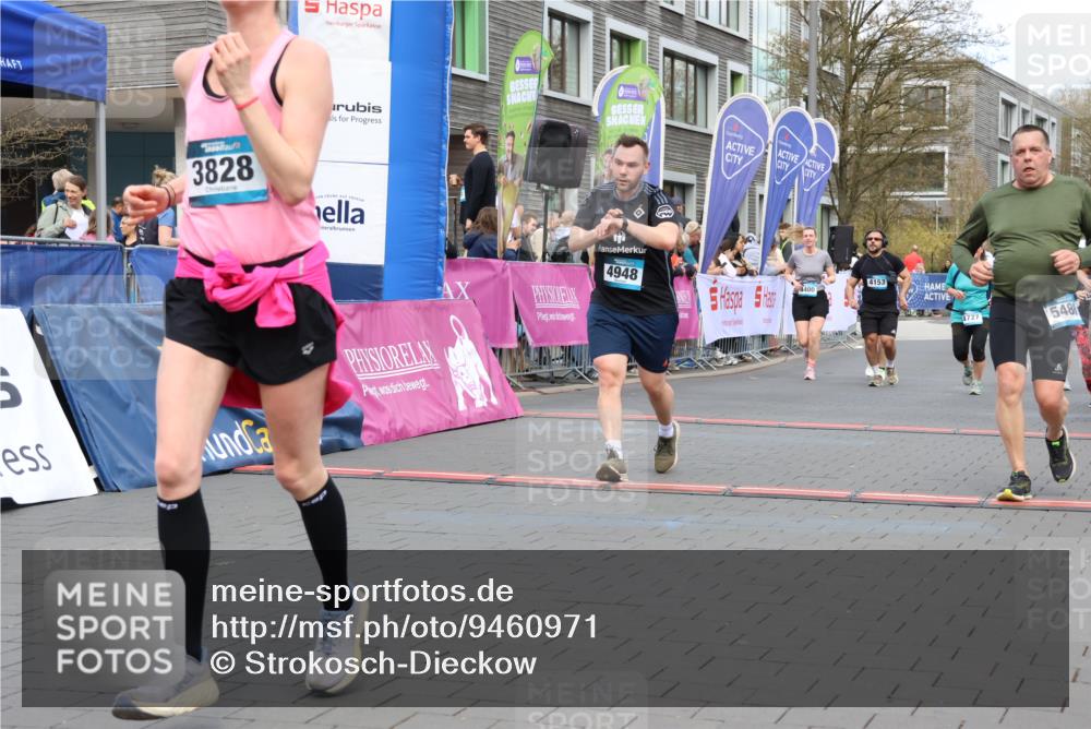 12.04.2026 - 45. Internationalen Wilhelmsburger Insellauf Strokosch-Dieckow http://msf.ph/oto/9460971 12.04.2026 13:18:56 Ziel 3277, 3828, 4948, 5488, 5663, 4727, 5541, 4153, 3528, 3527, 4400, 4403 meine-sportfotos.de