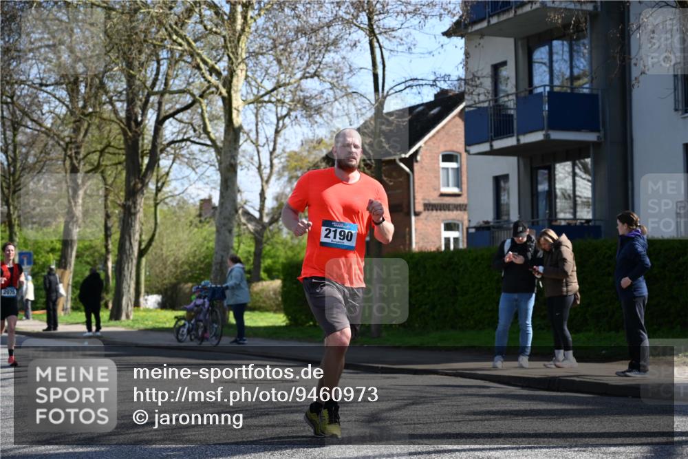 12.04.2026 - 45. Internationalen Wilhelmsburger Insellauf J. Mangold http://msf.ph/oto/9460973 12.04.2026 10:44:48 Ziel 5805, 2920, 3173, 2190, 4914, 5341, 5435, 5563, 2075, 2810, 3408, 4739, 3416, 2899, 4785, 3566, 5037, 5046, 3747, 3054, 2376, 2376, 2300, 3334, 4958, 3500, 4928, 4333, 2301, 2995 meine-sportfotos.de