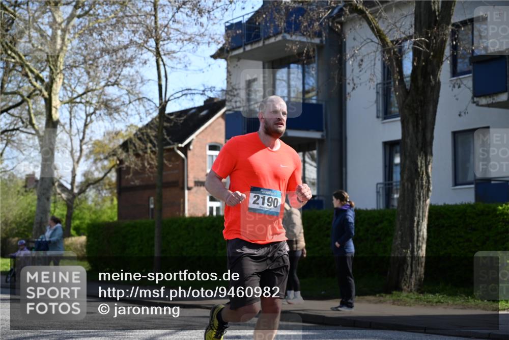 12.04.2026 - 45. Internationalen Wilhelmsburger Insellauf J. Mangold http://msf.ph/oto/9460982 12.04.2026 10:44:49 Ziel 5805, 2920, 3173, 2190, 4914, 5341, 5435, 5563, 2075, 2810, 3408, 4739, 3416, 2899, 4785, 3566, 5037, 5046, 3747, 3054, 2376, 2300, 3334, 4958, 3500, 4928, 4333, 2301, 2995, 2134 meine-sportfotos.de