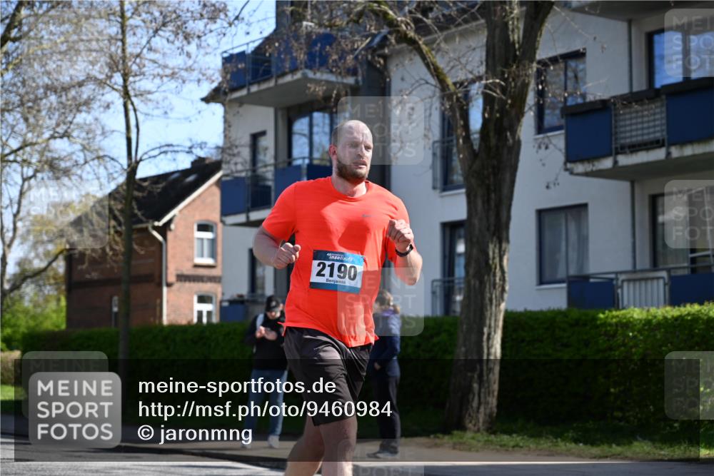 12.04.2026 - 45. Internationalen Wilhelmsburger Insellauf J. Mangold http://msf.ph/oto/9460984 12.04.2026 10:44:49 Ziel 5805, 2920, 3173, 2190, 4914, 5341, 5435, 5563, 2075, 2810, 3408, 4739, 3416, 2899, 4785, 3566, 5037, 5046, 3747, 3054, 2376, 2300, 3334, 4958, 3500, 4928, 4333, 2301, 2995, 2134 meine-sportfotos.de