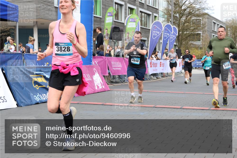 12.04.2026 - 45. Internationalen Wilhelmsburger Insellauf Strokosch-Dieckow http://msf.ph/oto/9460996 12.04.2026 13:18:56 Ziel 3277, 3828, 4948, 5488, 5663, 4727, 5541, 4153, 3528, 3527, 4400, 4403 meine-sportfotos.de
