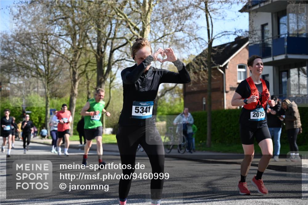 12.04.2026 - 45. Internationalen Wilhelmsburger Insellauf J. Mangold http://msf.ph/oto/9460999 12.04.2026 10:44:52 Ziel 2920, 3173, 2190, 4914, 5341, 5435, 5563, 2075, 2810, 3408, 4739, 3416, 2899, 4785, 3566, 5037, 5046, 3747, 3054, 2376, 2300, 3334, 4958, 3500, 4928, 4333, 2301, 2995, 2134, 3369, 4635 meine-sportfotos.de