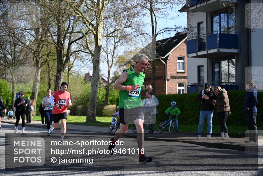 12.04.2026 - 45. Internationalen Wilhelmsburger Insellauf J. Mangold http://msf.ph/oto/9461016 12.04.2026 10:44:54 Ziel 2920, 3173, 2190, 4914, 5341, 5435, 5563, 2075, 2810, 3408, 4739, 3416, 2899, 4785, 3566, 3566, 5037, 5046, 3747, 3054, 2376, 2300, 3334, 4958, 3500, 4928, 4333, 2301, 2995, 2134, 3369, 4635, 3772 meine-sportfotos.de