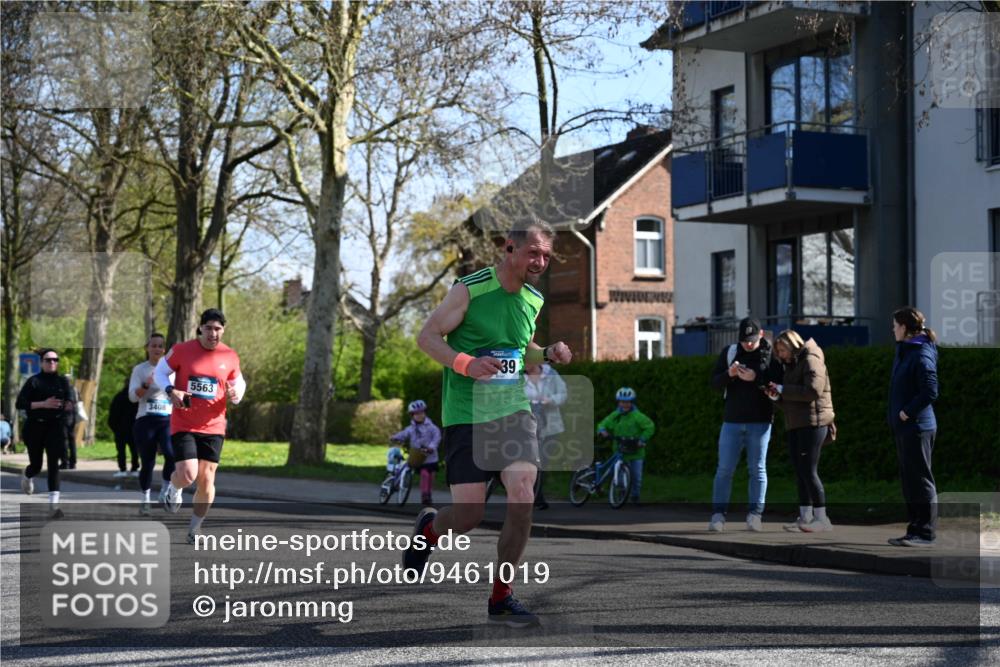 12.04.2026 - 45. Internationalen Wilhelmsburger Insellauf J. Mangold http://msf.ph/oto/9461019 12.04.2026 10:44:54 Ziel 2920, 3173, 2190, 4914, 5341, 5435, 5563, 2075, 2810, 3408, 4739, 3416, 2899, 4785, 3566, 3566, 5037, 5046, 3747, 3054, 2376, 2300, 3334, 4958, 3500, 4928, 4333, 2301, 2995, 2134, 3369, 4635, 3772 meine-sportfotos.de