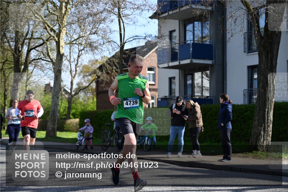 12.04.2026 - 45. Internationalen Wilhelmsburger Insellauf J. Mangold http://msf.ph/oto/9461023 12.04.2026 10:44:54 Ziel 2920, 3173, 2190, 4914, 5341, 5435, 5563, 2075, 2810, 3408, 4739, 3416, 2899, 4785, 3566, 3566, 5037, 5046, 3747, 3054, 2376, 2300, 3334, 4958, 3500, 4928, 4333, 2301, 2995, 2134, 3369, 4635, 3772 meine-sportfotos.de
