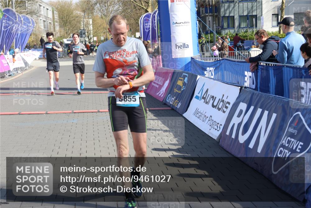 12.04.2026 - 45. Internationalen Wilhelmsburger Insellauf Strokosch-Dieckow http://msf.ph/oto/9461027 12.04.2026 10:50:52 Ziel 2154, 3608 meine-sportfotos.de