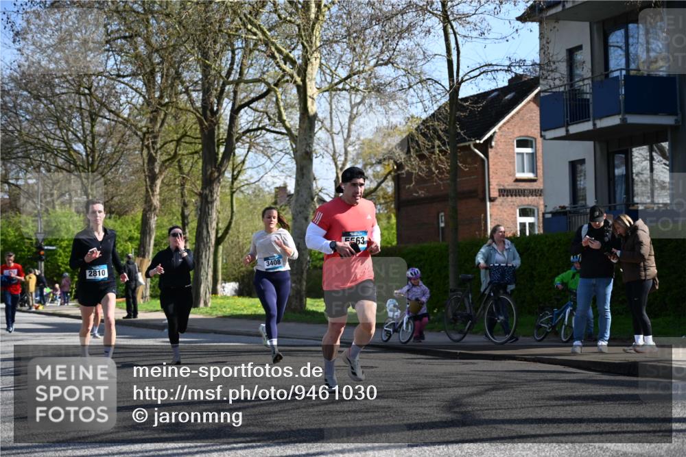 12.04.2026 - 45. Internationalen Wilhelmsburger Insellauf J. Mangold http://msf.ph/oto/9461030 12.04.2026 10:44:55 Ziel 3173, 2190, 4914, 5341, 5435, 5563, 2075, 2810, 3408, 4739, 3416, 2899, 4785, 3566, 5037, 5046, 3747, 3054, 2376, 2300, 3334, 4958, 3500, 4928, 4333, 2301, 2995, 2134, 3369, 4635, 3772 meine-sportfotos.de