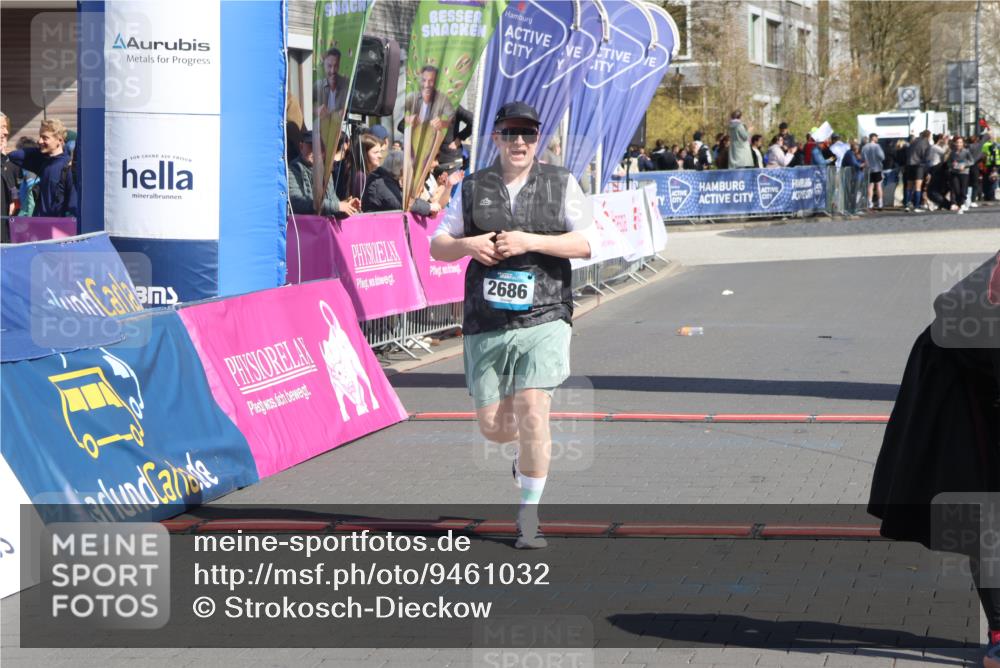 12.04.2026 - 45. Internationalen Wilhelmsburger Insellauf Strokosch-Dieckow http://msf.ph/oto/9461032 12.04.2026 11:08:46 Ziel 2686 meine-sportfotos.de