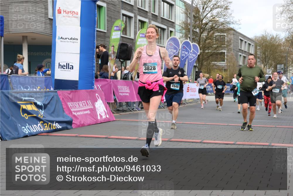 12.04.2026 - 45. Internationalen Wilhelmsburger Insellauf Strokosch-Dieckow http://msf.ph/oto/9461033 12.04.2026 13:18:55 Ziel 3277, 3828, 4948, 5488, 5663, 4727, 5541, 4153 meine-sportfotos.de