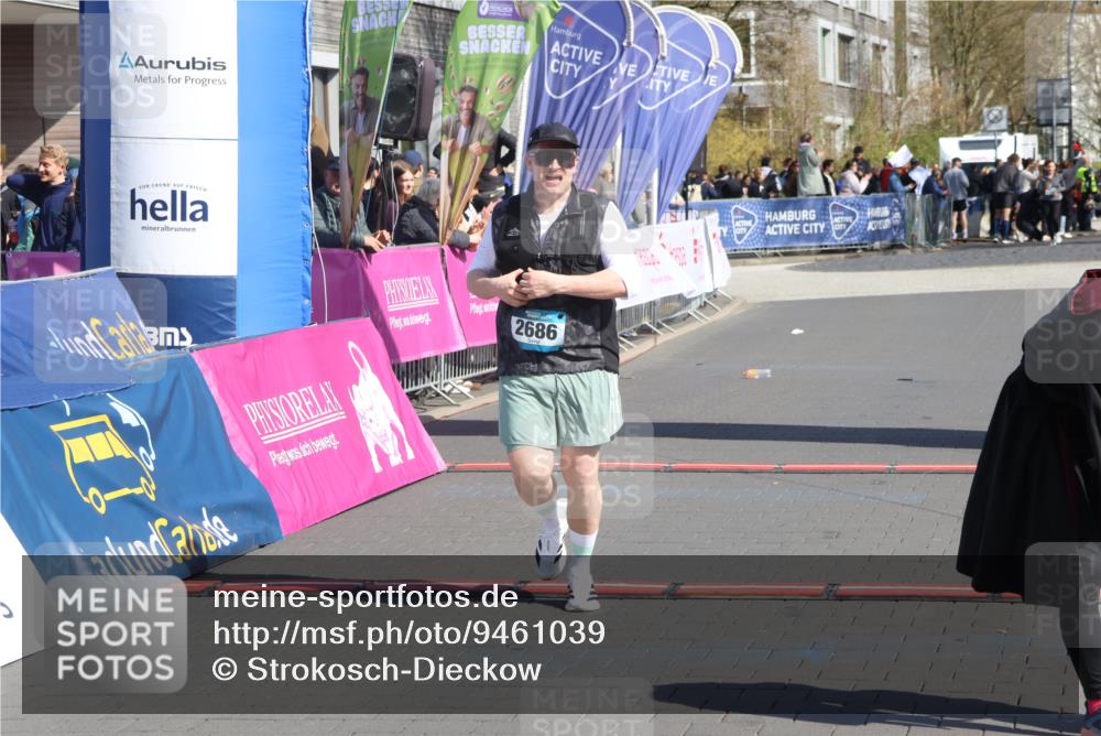 12.04.2026 - 45. Internationalen Wilhelmsburger Insellauf Strokosch-Dieckow http://msf.ph/oto/9461039 12.04.2026 11:08:46 Ziel 2686 meine-sportfotos.de