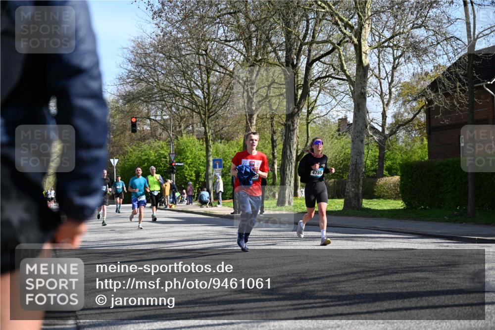 12.04.2026 - 45. Internationalen Wilhelmsburger Insellauf J. Mangold http://msf.ph/oto/9461061 12.04.2026 10:44:58 Ziel 3173, 2190, 4914, 5341, 5435, 5563, 2075, 2810, 3408, 4739, 3416, 2899, 4785, 3566, 5037, 5046, 3747, 3054, 2376, 2300, 3334, 4958, 3500, 4928, 4333, 2301, 2995, 2134, 3369, 4635, 3772, 3337, 3680 meine-sportfotos.de